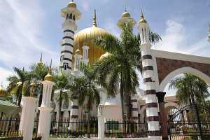 10_08_15 Kuala Kangsar Mosque, Sultan palai-2