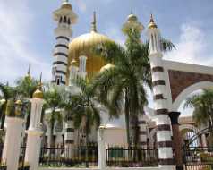 10_08_15 Kuala Kangsar Mosque, Sultan palai