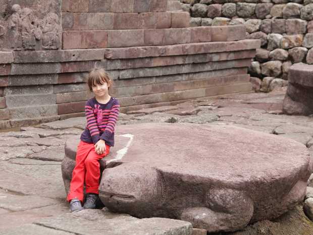 13_10_26 temple de Sukuh