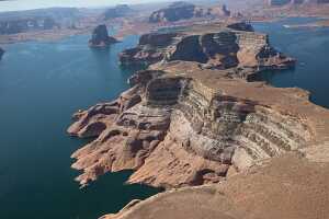 18_06_05 survol du lac powel00140