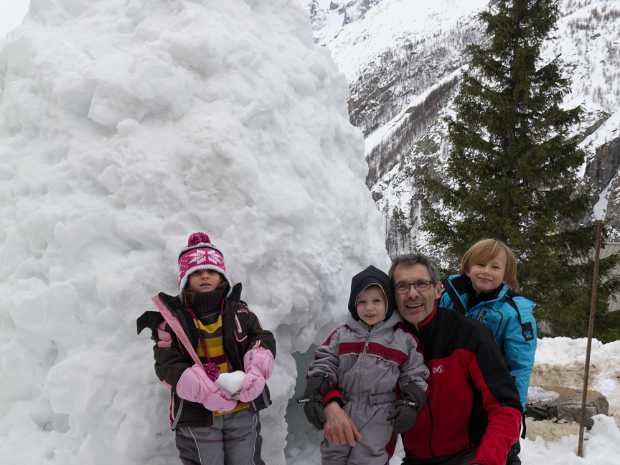 12_12_26 Erwan & Ambre à la neige n2